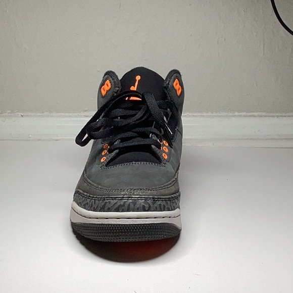 Jordan 3 Retro Fear - Picture 2 of 7